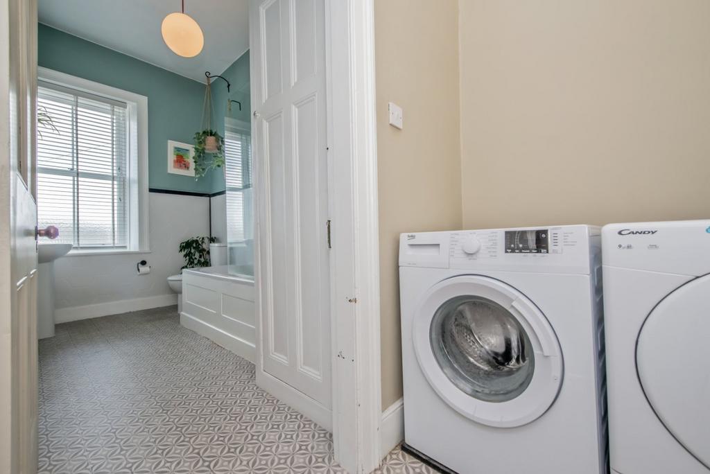 Bathroom/Utility