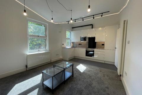 1 bedroom flat to rent, Asylum Road, London, SE15 2LW