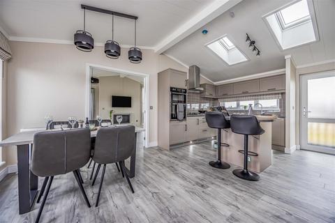 2 bedroom mobile home for sale, Littlehampton Marina, Ferry Road, Climping, Littlehampton