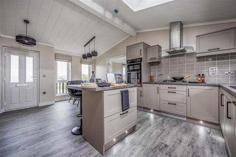 2 bedroom mobile home for sale, Littlehampton Marina, Ferry Road, Climping, Littlehampton