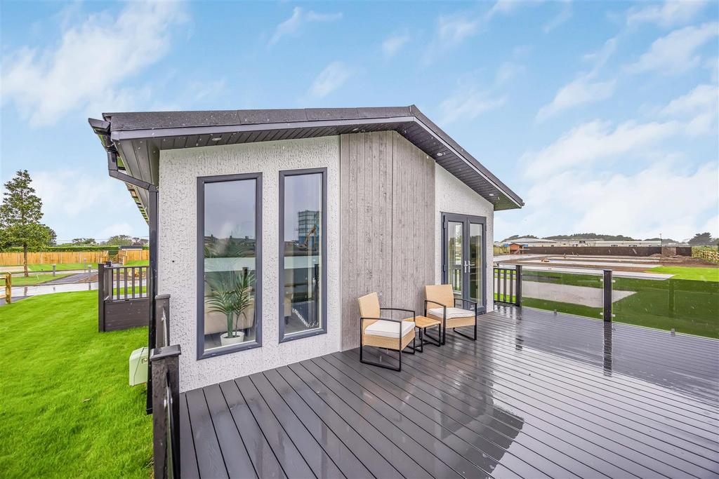 Plot 17 Littlehampton Marina-Small-Portico Marketin