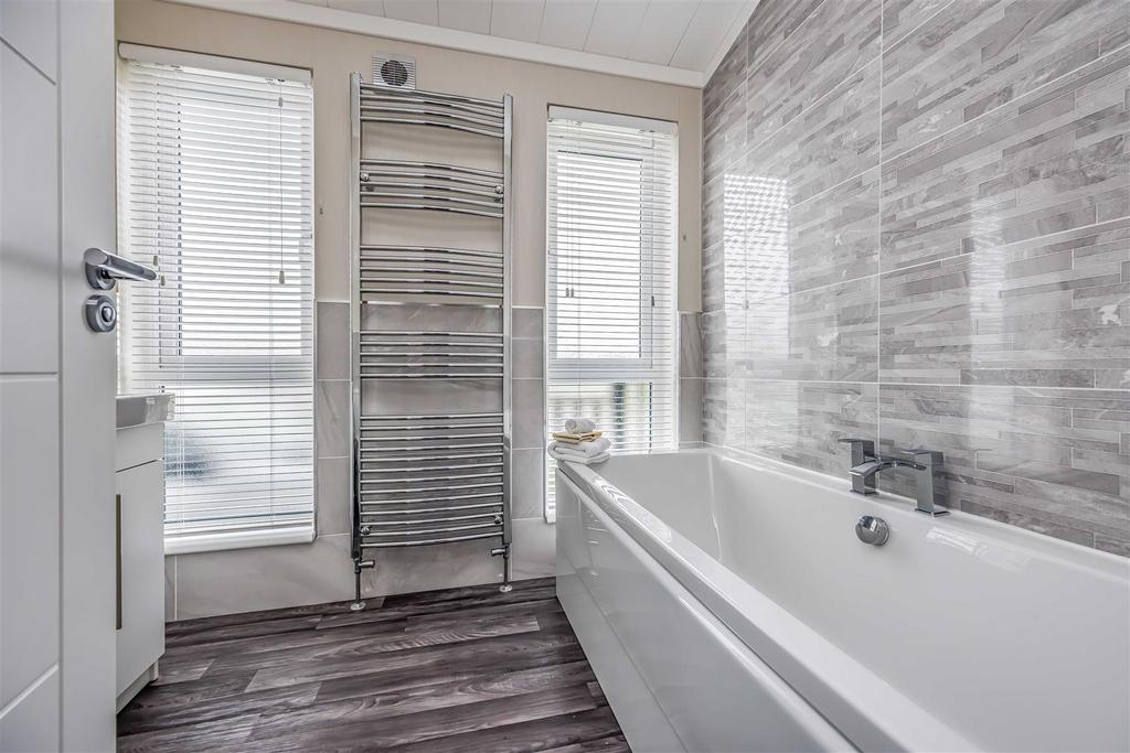 Plot 17 Littlehampton Marina-Small-Portico Marketin