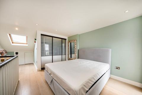 2 Ashbourne Terrace, London, SW19 1QX