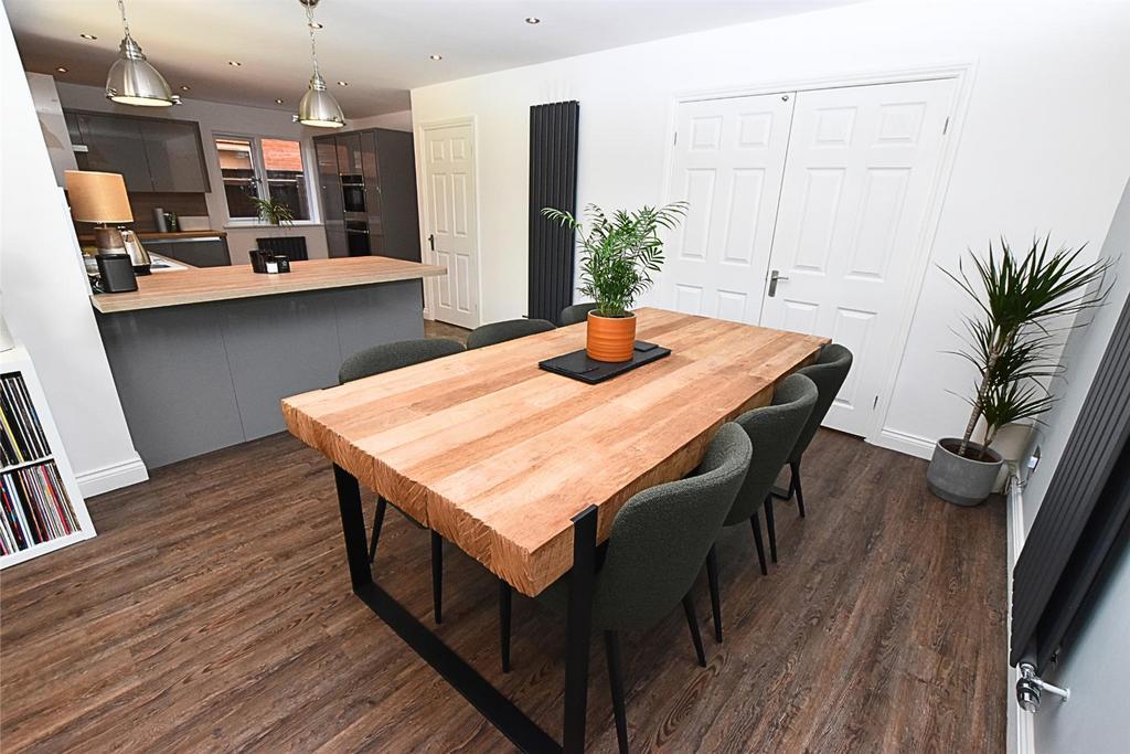Living dining kitchen