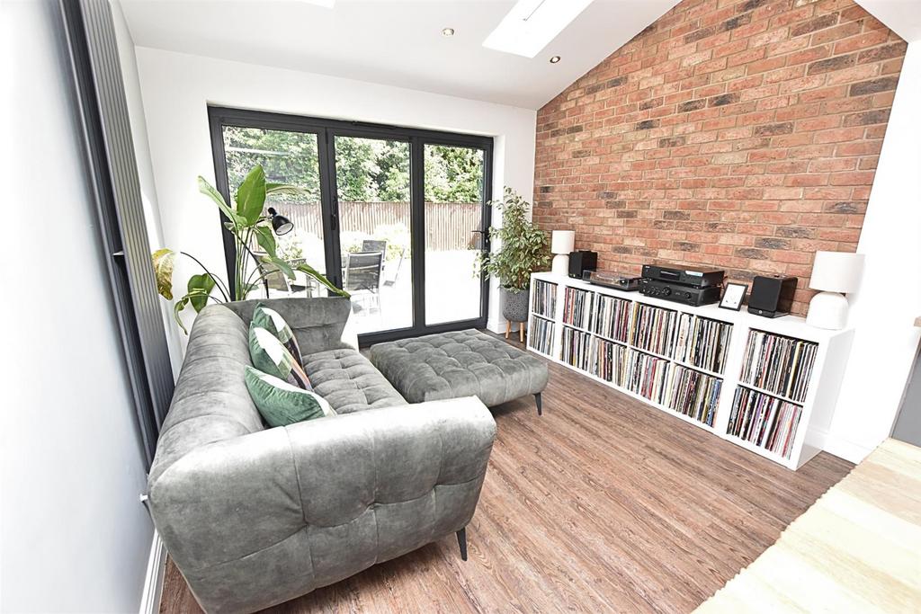 Living dining kitchen