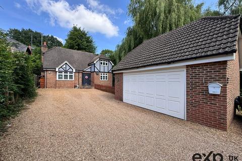 Greenways Meadow Lane, Meopham, Gravesend, DA13 0UN
