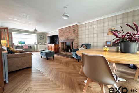 Greenways Meadow Lane, Meopham, Gravesend, DA13 0UN