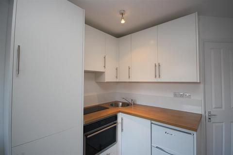 Studio to rent, Upper Richmond Road West, East Sheen, SW14
