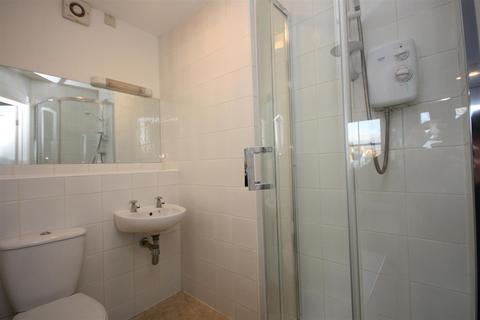 Studio to rent, Upper Richmond Road West, East Sheen, SW14