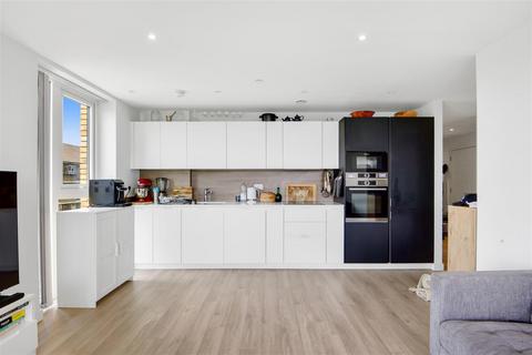 2 bedroom apartment for sale, Newnton Close, London, N4