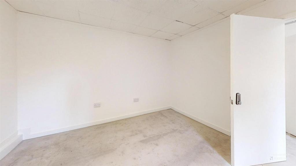 The-Workshop-Highstead-Farm-Bedroom-Defurnished.jp