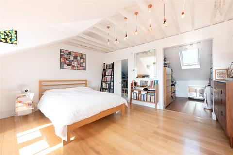 2 bedroom apartment for sale, Crossfield Road, London, NW3