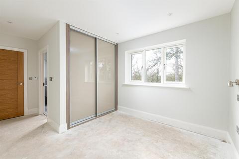 2 bedroom flat for sale, Polebarn Road, Trowbridge BA14
