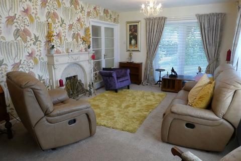 4 bedroom detached house for sale, Wychwood Gardens, Banbury