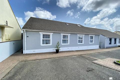 2 bedroom semi-detached bungalow for sale - Connaught Place, Pembroke Dock
