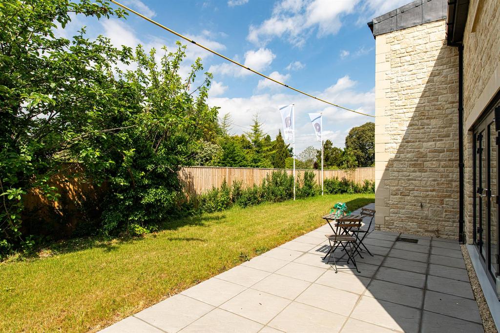 Plot 12 Garden 2.jpg
