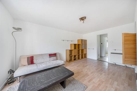 2 bedroom apartment for sale, Gables Close, London