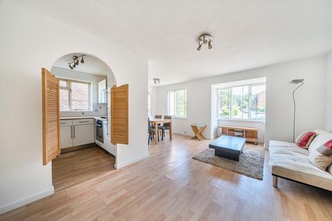 2 bedroom apartment for sale, Gables Close, London
