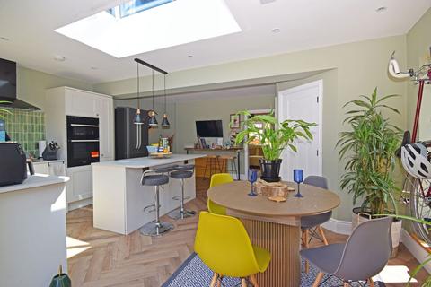 45 Churchfields Close, Bromsgrove, B61 8EE