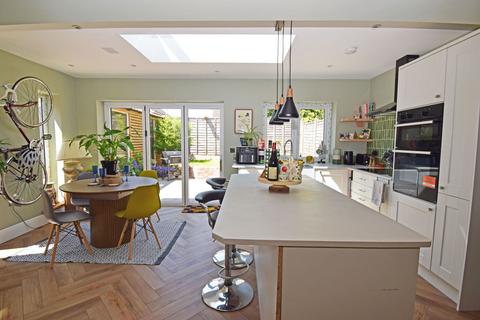 45 Churchfields Close, Bromsgrove, B61 8EE