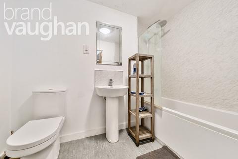 2 bedroom flat to rent, Kingscote Way, Brighton, East Sussex, BN1