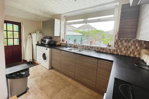 2 bedroom semi-detached house for sale, Farfield Grove, Bradford BD6