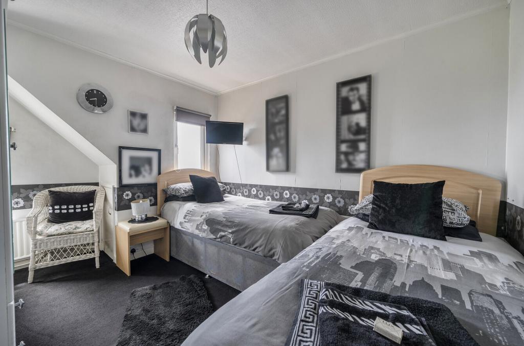 1297196-3-68371fb...