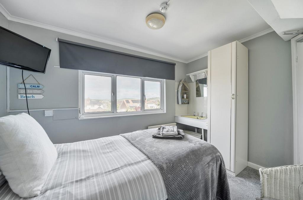 1297196-1-68371f6...