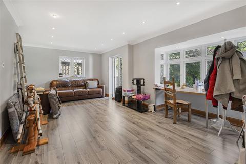 undefined, Aldenham Avenue, Radlett