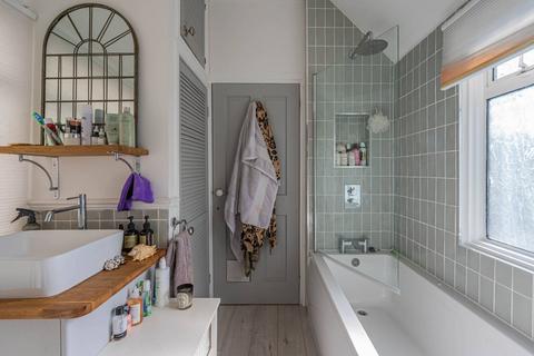 36b Bromley Grove, Bromley, BR2 0LN