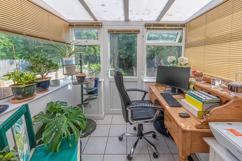 36b Bromley Grove, Bromley, BR2 0LN