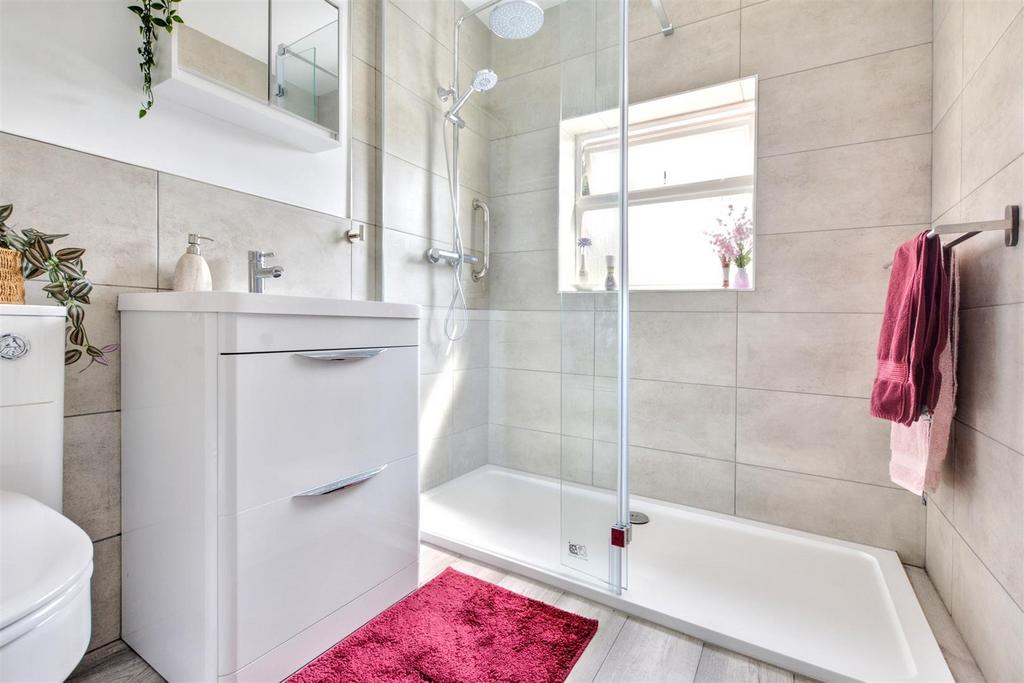 Shower Room 1.jpeg