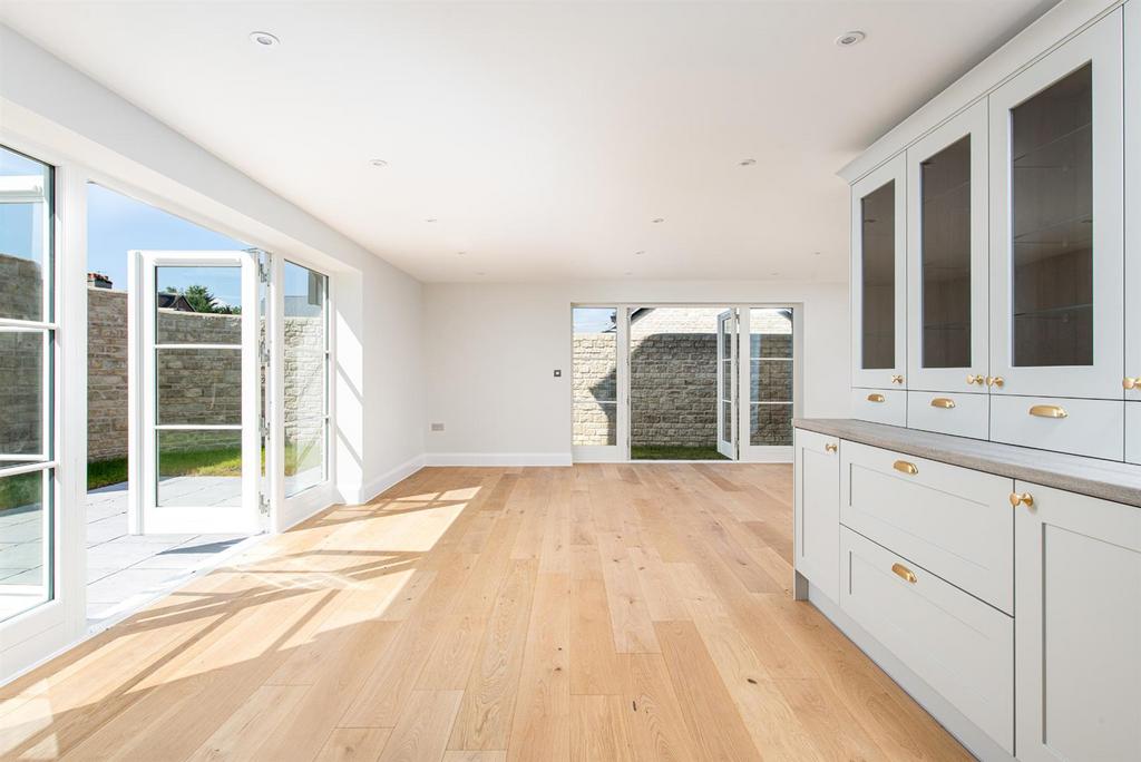 Plot 16 Reception 4.jpg