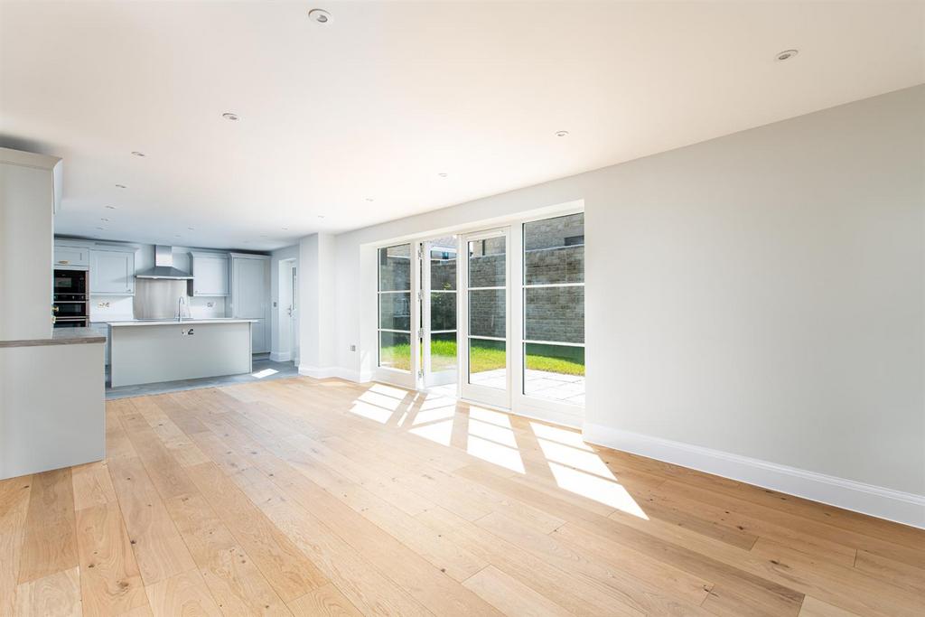 Plot 16 Reception 1.jpg