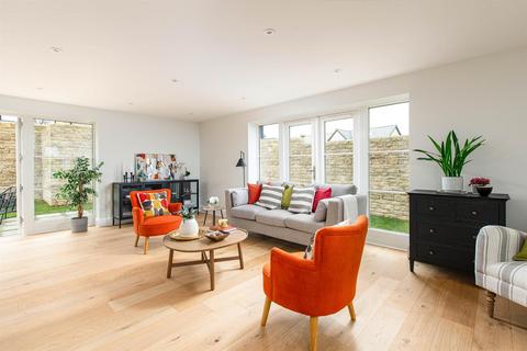 5 bedroom detached house for sale, Church Street, Hilperton BA14