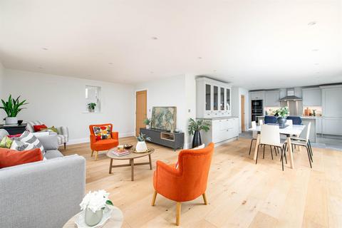 5 bedroom detached house for sale, Church Street, Hilperton BA14