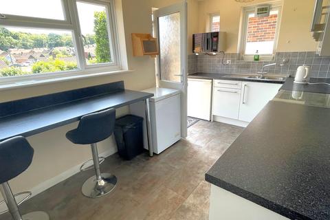 2 bedroom detached bungalow for sale, Hillview Road, Hythe