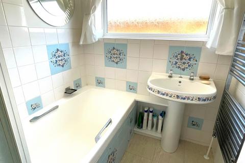 2 bedroom detached bungalow for sale, Hillview Road, Hythe