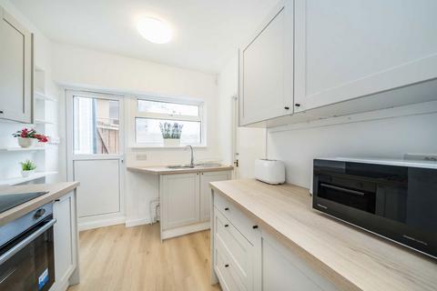 undefined, Bishops Park Road, London