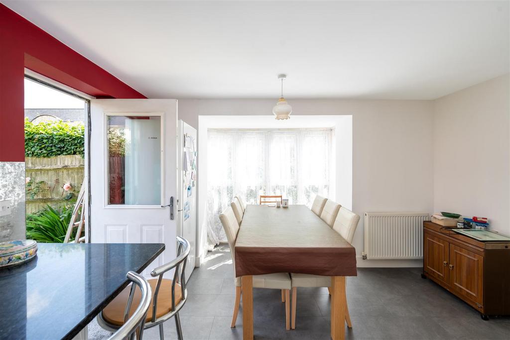 6 Burrage Road internals15.jpg