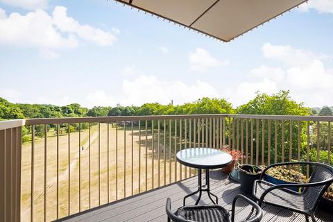 2 bedroom flat for sale, Adenmore Road, Catford, London, SE6