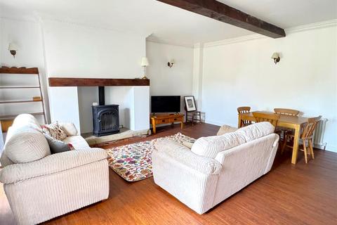 3 bedroom house to rent, Greencliffe Drive, York