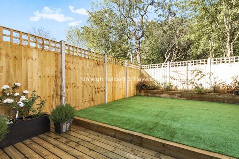 2 bedroom flat to rent, St. Faiths Road, London, SE21