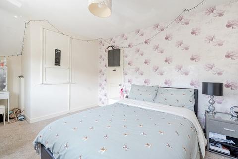 23 First Avenue, Dursley, GL11 4NW