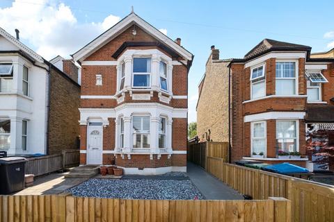 106 Gloucester Road, Kingston Upon Thames, KT1 3QN