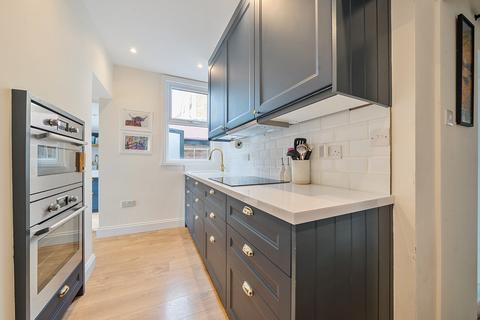 106 Gloucester Road, Kingston Upon Thames, KT1 3QN