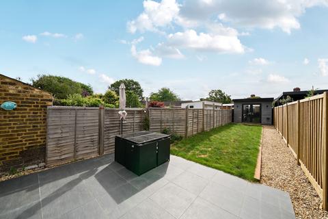 106 Gloucester Road, Kingston Upon Thames, KT1 3QN