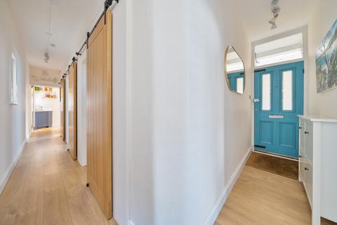 106 Gloucester Road, Kingston Upon Thames, KT1 3QN
