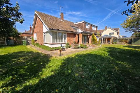 9 bedroom chalet for sale, Youell Avenue, Gorleston