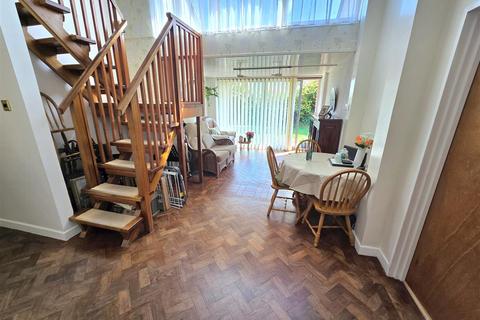 9 bedroom chalet for sale, Youell Avenue, Gorleston